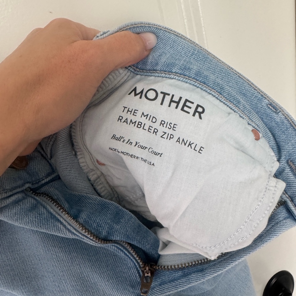 MOTHER Light Blue Rambler Ankle Jeans size 27